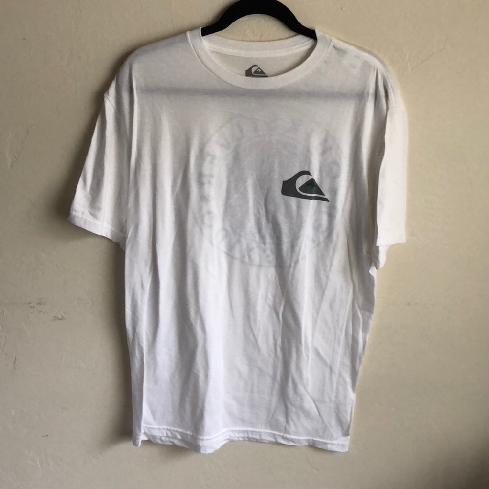 Men’s white Quicksilver shirt.